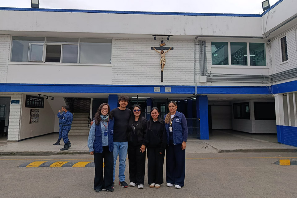 Programa Extramural de Atención Primaria en Salud Mental en el Establecimiento de Reclusión de Orden Nacional (ERON) Cárcel Modelo de Bogotá.