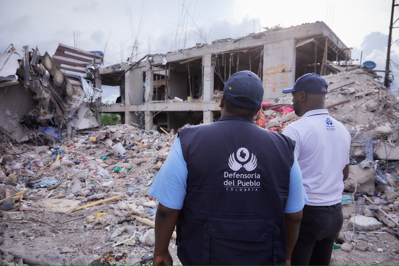 Presencia institucional tras el terremoto.