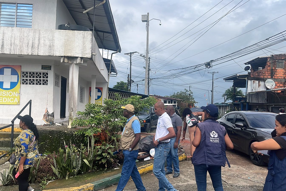 Funcionarios en Buenaventura.