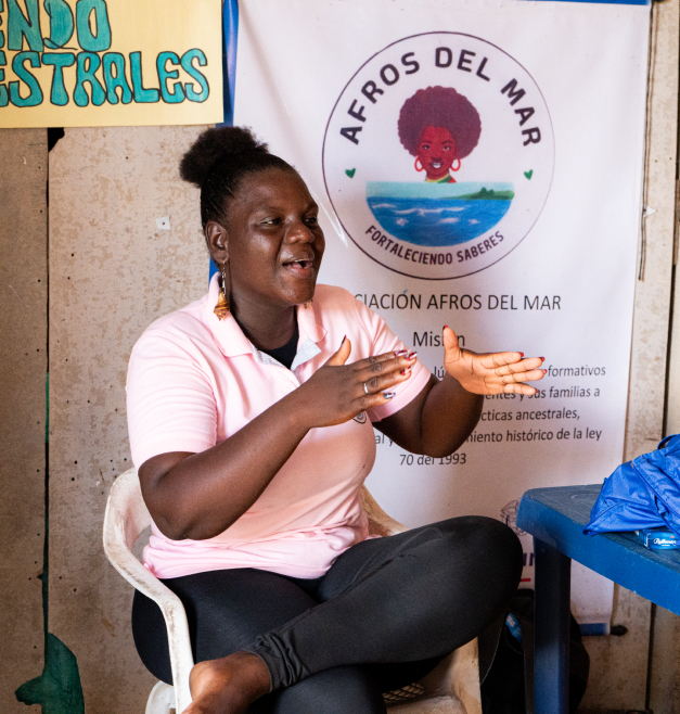 Elsedita presenta la asociación Afros del Mar